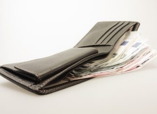 Czy wypłata musi być 10 na koncie?