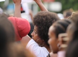 Co to znaczy wychowywać dzieci?