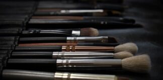 Jak nawiązać współpracę z firmą kosmetyczną?