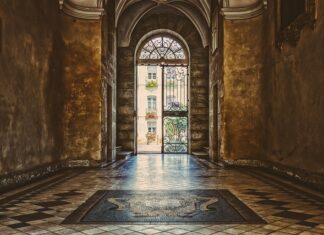 Jak zostać przedstawicielem handlowym bez doświadczenia?