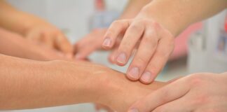 Czy stażysta może być sam w pracy?